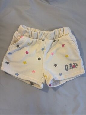 GAP Cream Shorts with Multicolor Star Pattern